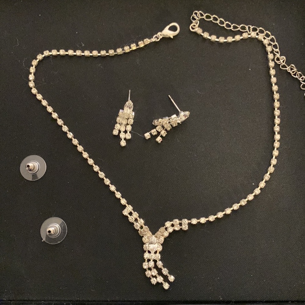 Women Rhinestone necklace and earrings